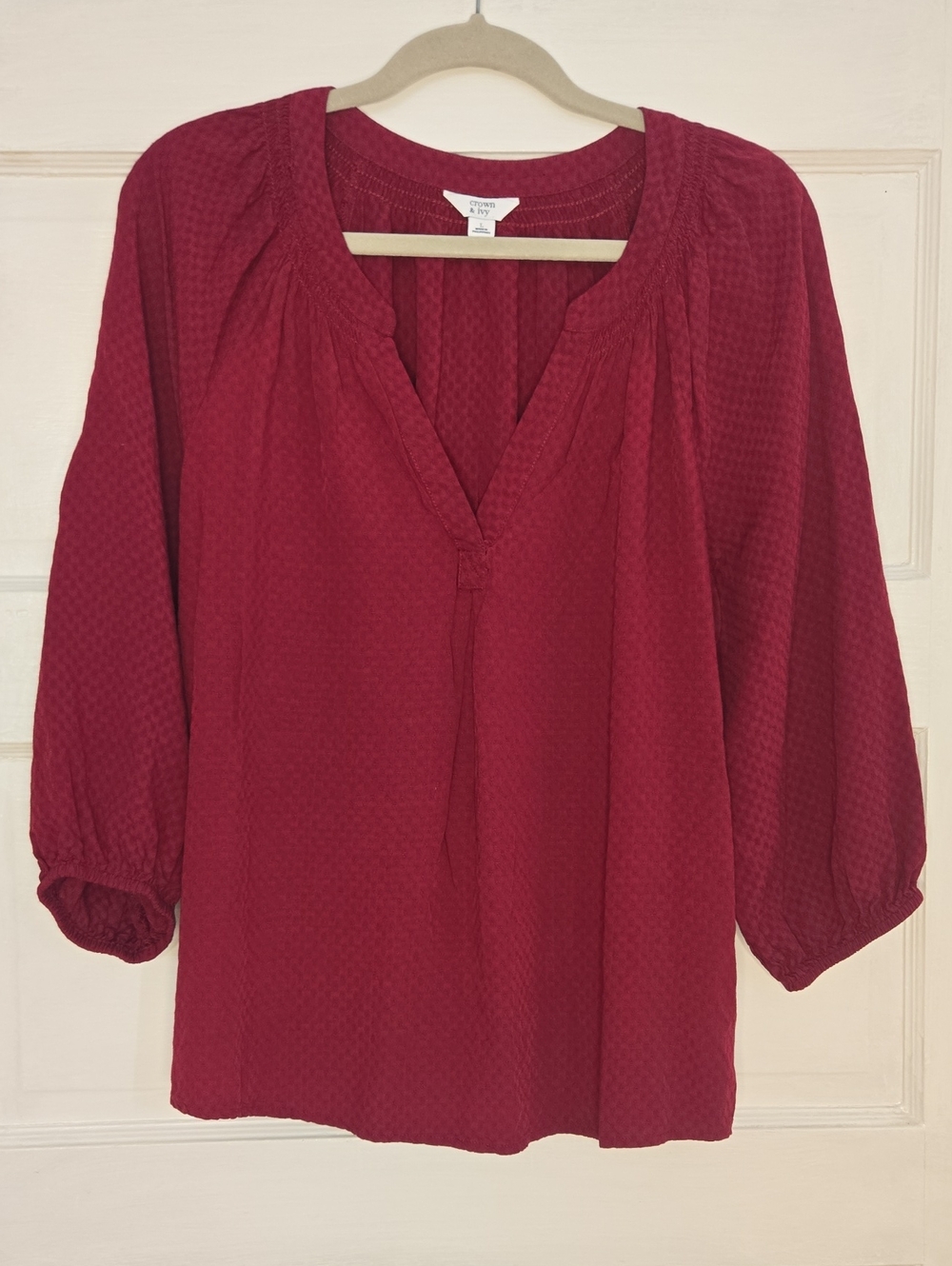 Crown & Ivy Textured V-Neck Blouse Burgundy Large_135